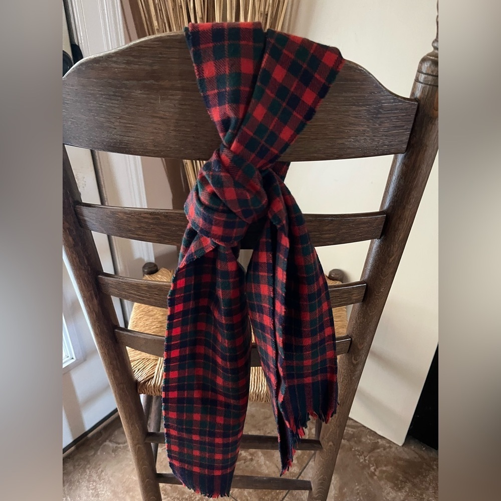 Scarf Vintage Forsyth 100% Wool red and black Plaid fringed scarf